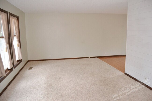 Foto del edificio - 7TorrWy | Madrid Courts | Lake DeSoto | Un...