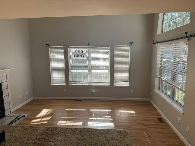 Foto del edificio - 6741 S Ivy Way