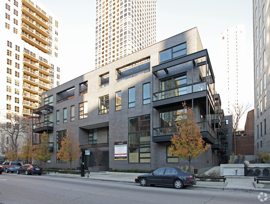 Primary Photo - 1003-1021 N Dearborn St