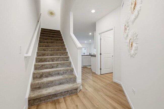 Building Photo - 5920 Hawkweed Dr