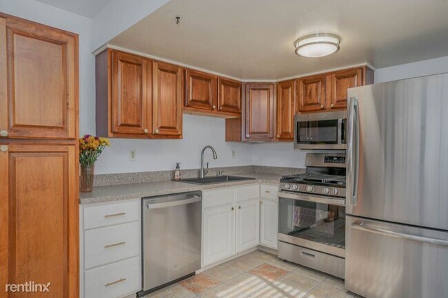 Building Photo - 3 br, 1 bath House - 9015 3rd Ave