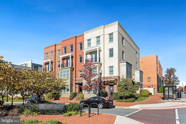 Building Photo - 622 E Howell Ave