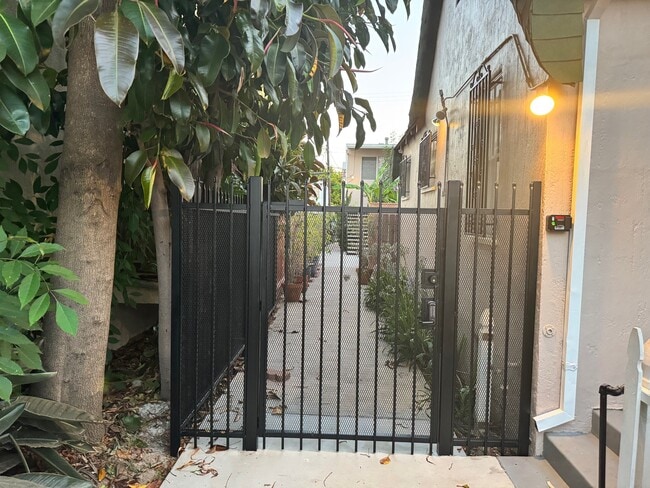 Front Entrance - 822 21st St