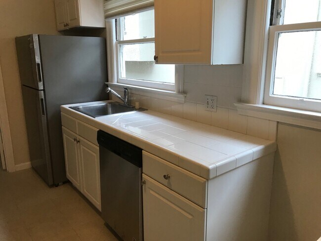 Foto del edificio - 560 Magellan Ave