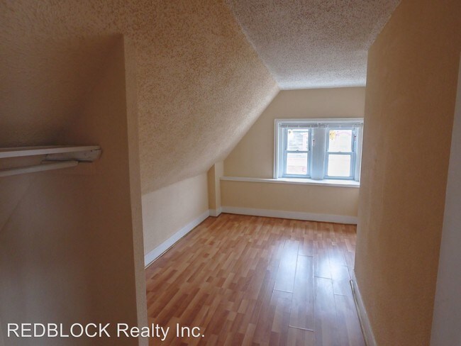 Building Photo - 4717 Longshore Ave