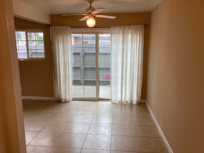 Foto del edificio - 2152 W Alameda Ave