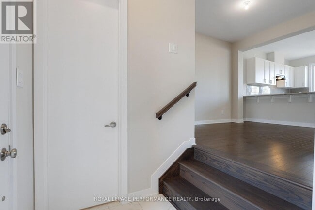 Building Photo - 371 Falsetto St