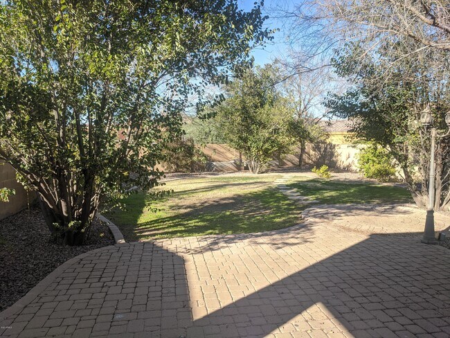 Foto del edificio - 140 W Hackberry Dr