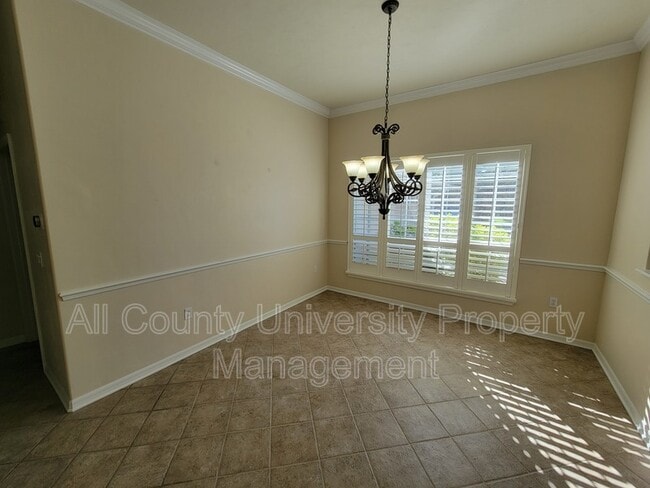 Building Photo - 8590 SW 10th Rd