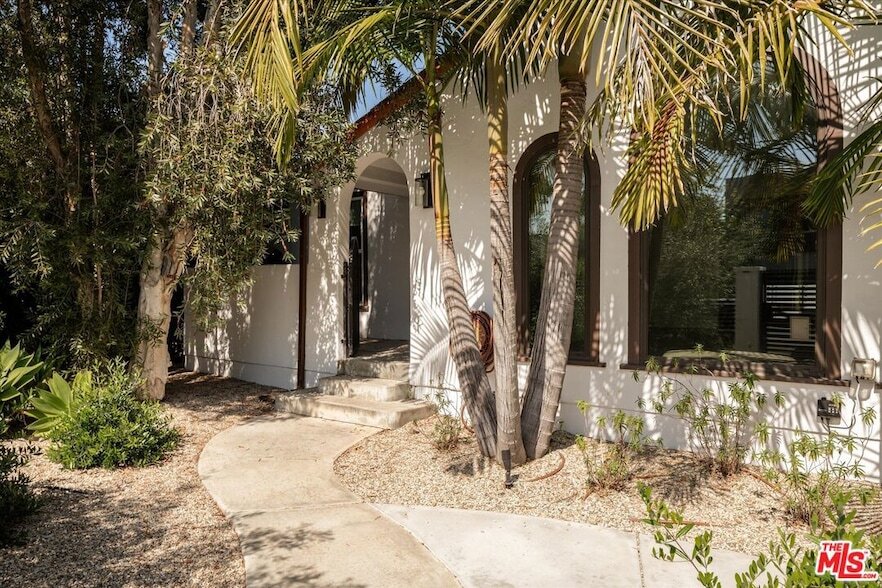 Primary Photo - 720 N Vista Street