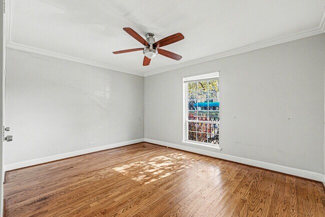 Foto del edificio - 5222 Fleetwood Oaks Ave