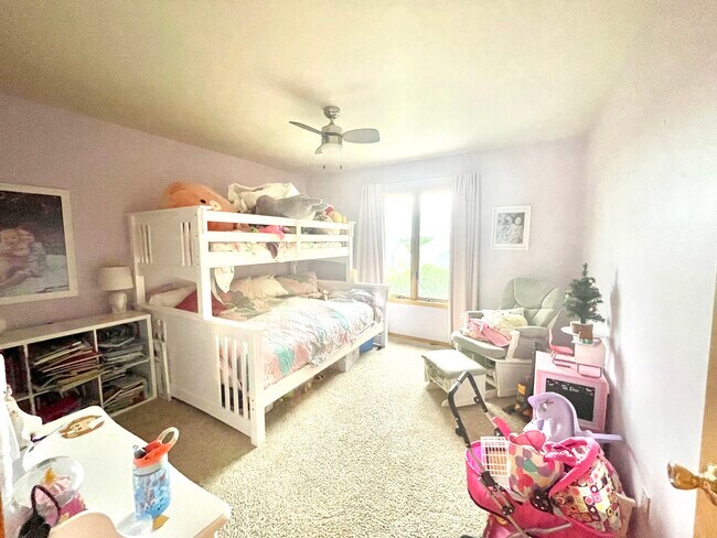 Foto del edificio - 3303 Prairie Rd