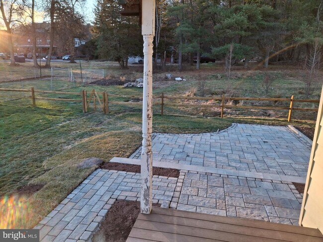 Building Photo - 367 High St