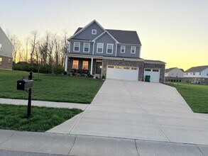 Building Photo - 1039 Fairwater Springs Dr