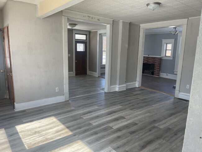 Foto del edificio - 310 S Atkinson St