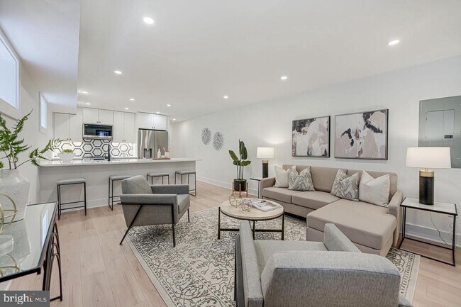 Foto del edificio - 812 6th St NE