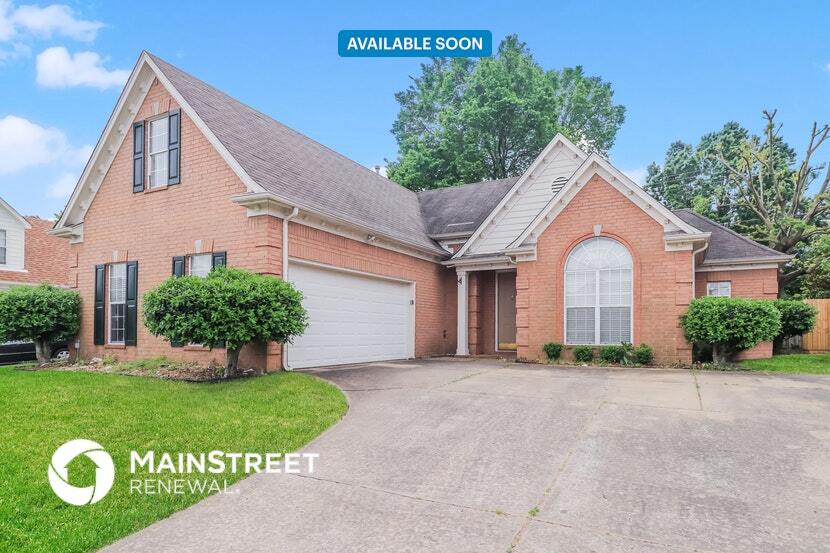 Foto principal - 8423 Shady Elm Dr