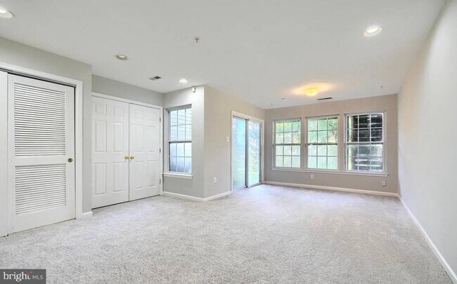 Foto del edificio - 9863 Decatur Rd