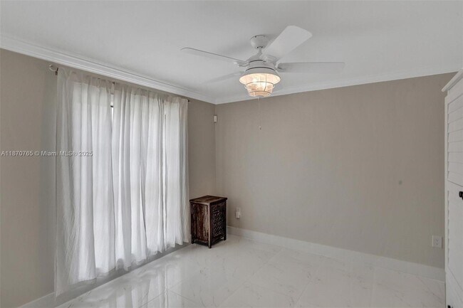 Foto del edificio - 3945 NE 167th St