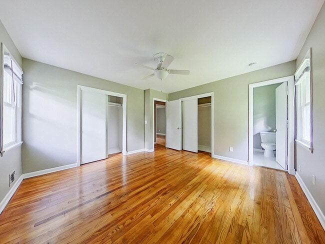 Foto del edificio - 1119 Oakdale Rd