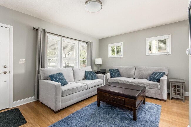 Foto del edificio - 93 Frebis Ave