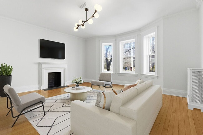 Building Photo - 45 Spadina Rd