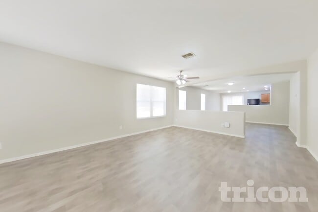 Building Photo - 5013 S 24th Ave