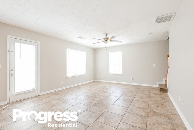 Building Photo - 300 Sarna Dr