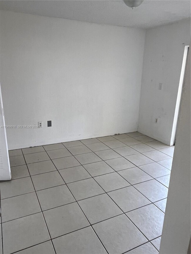 Building Photo - 1679 Sunrise Blvd