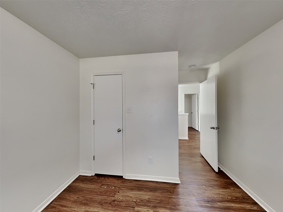 Building Photo - 502 Hearthstone Ct