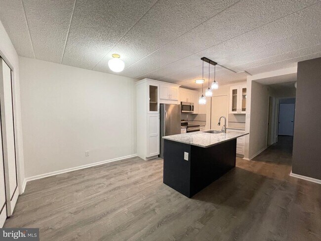 Building Photo - 50 Le Forge Ct