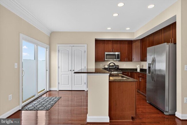 Foto del edificio - 3711 Chippendale Cir