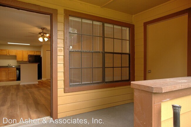 Building Photo - 2 br, 1 bath House - 465 Forestway Circle ...