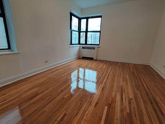 Foto del edificio - 2 bedroom in BRONX NY 10457