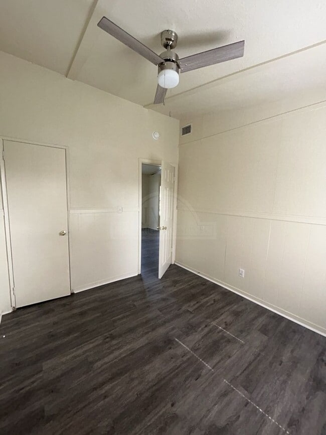 Building Photo - ***Two-Weeks Free Rent***910 Evergreen Str...