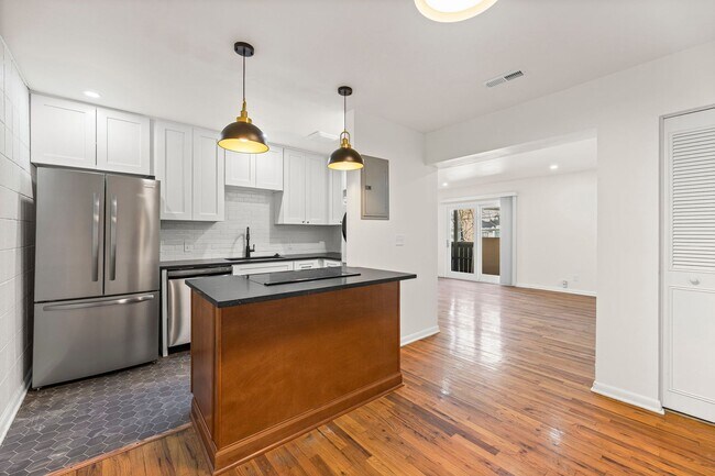 Building Photo - Walnut Apartments