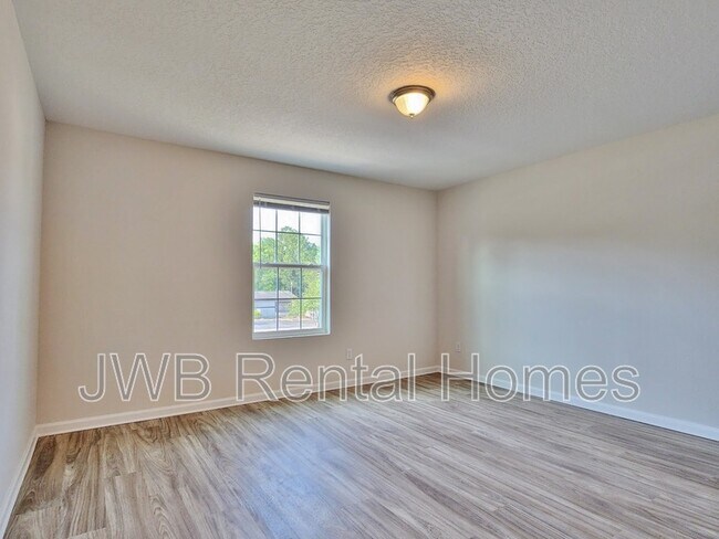 Foto del edificio - 8496 McGirts Village Ln