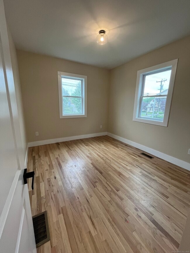 Building Photo - 115 Belden St