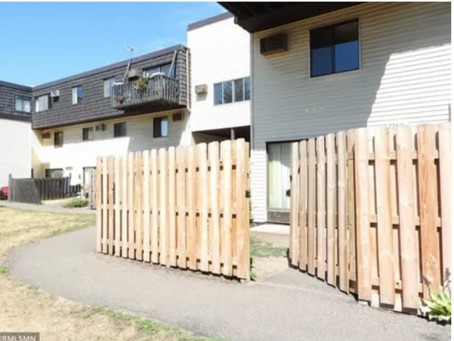 Building Photo - 7260 72nd Ln N