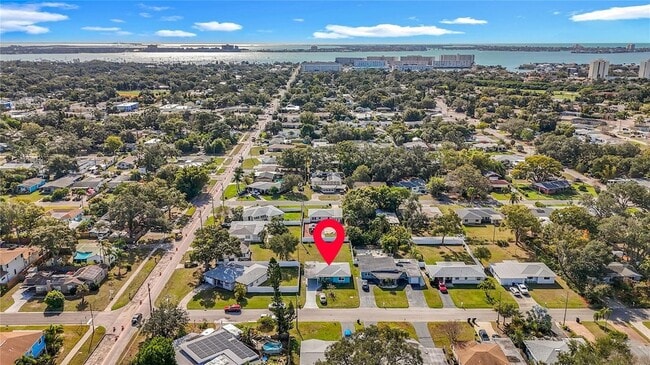 Foto del edificio - 5810 Tangerine Ave S