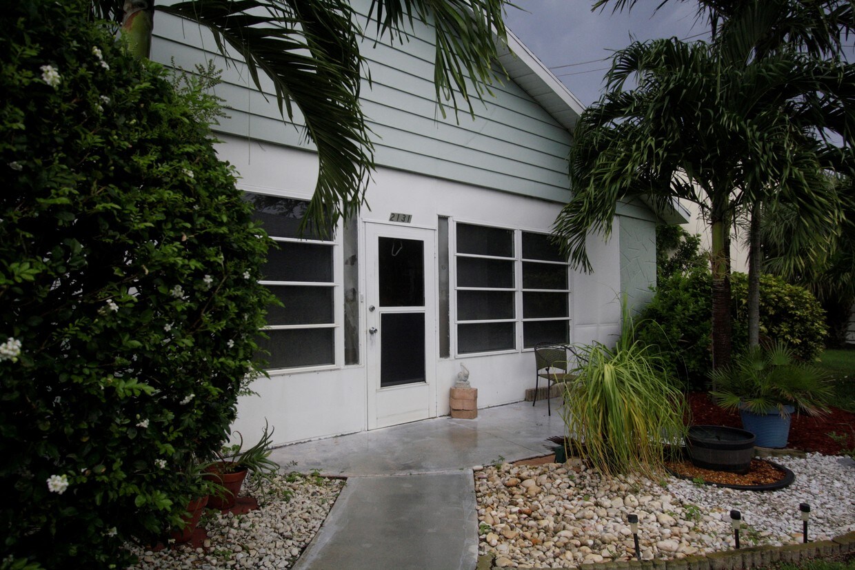 2131 SE Edler Dr, Stuart, FL 34994 - Condo for Rent in Stuart, FL