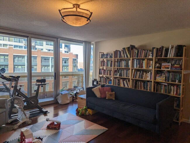 Foto del edificio - 1580 Sherman Ave
