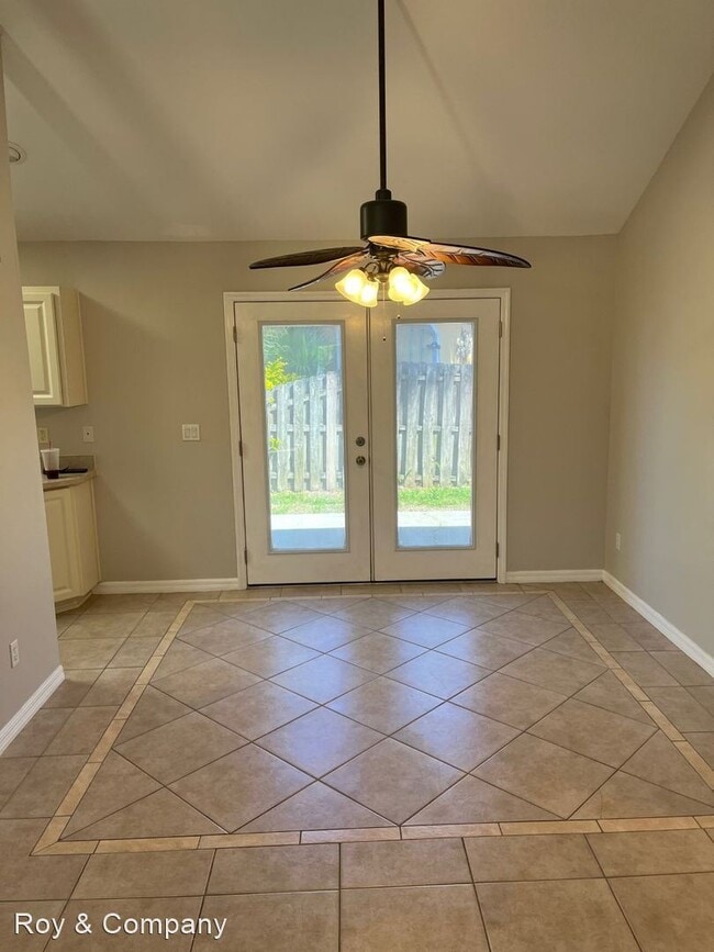 Building Photo - 3 br, 2 bath House - 527 Terrier Way