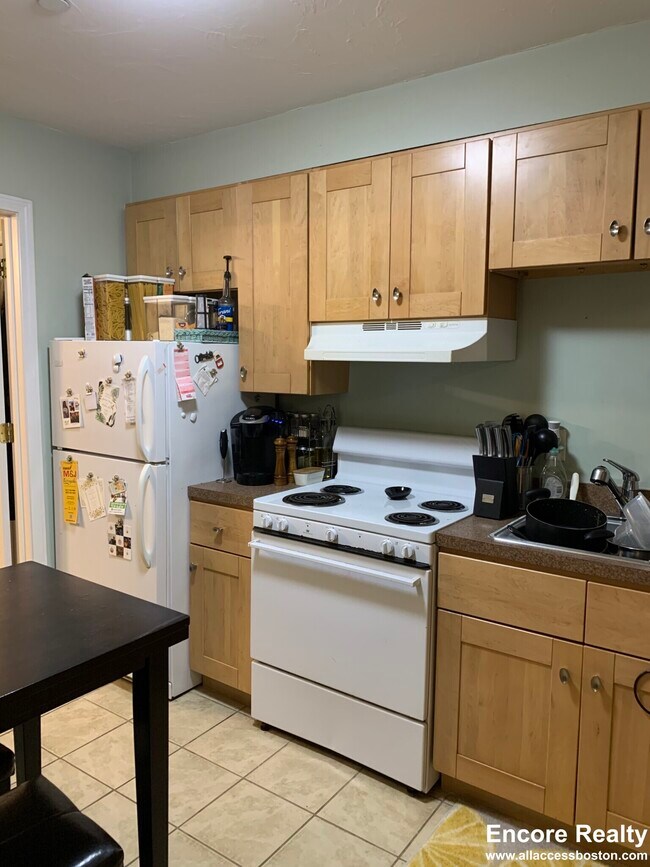 Foto del edificio - 883 Huntington Ave