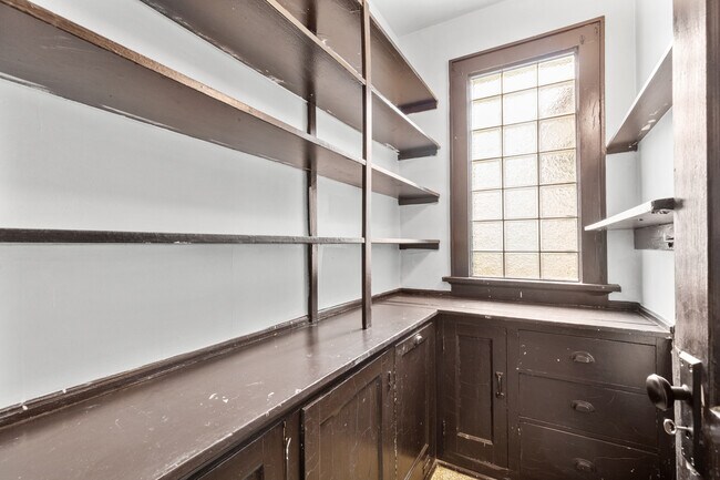 Foto del edificio - 928 E Locust St