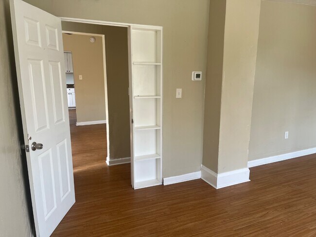 Foto del edificio - 328 W 17th St