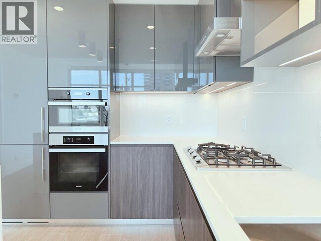 Photo du bâtiment - 6511-6511 Sussex Ave