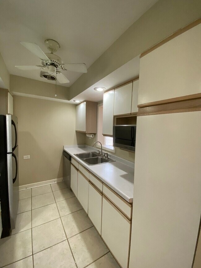 Foto del edificio - 205 W Miner St