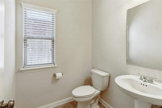 Building Photo - 475 Shale Cir