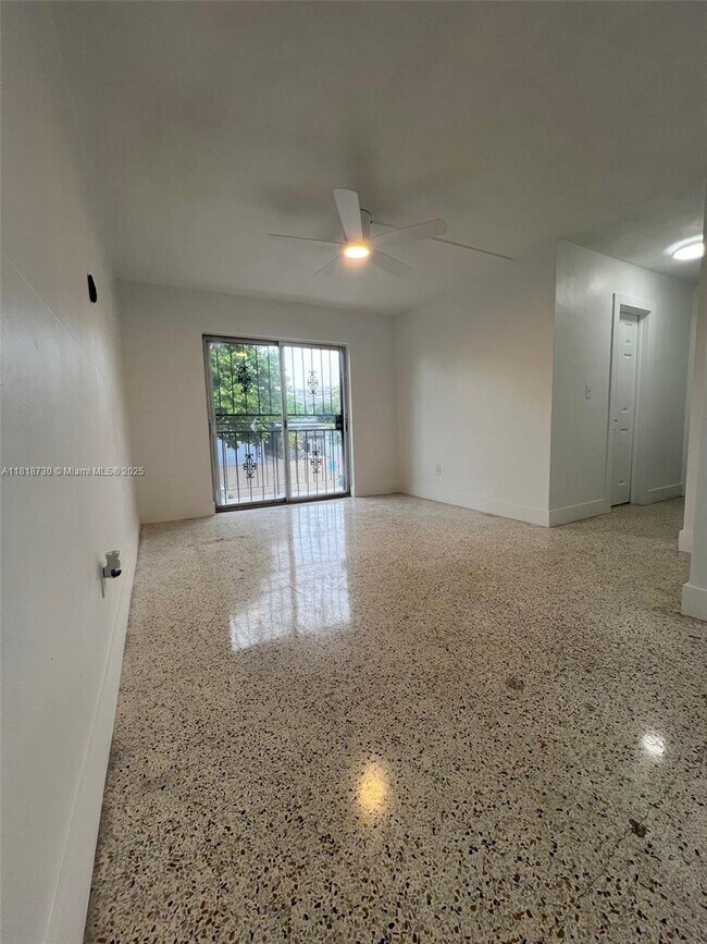 Foto del edificio - 1619 NW 1st St